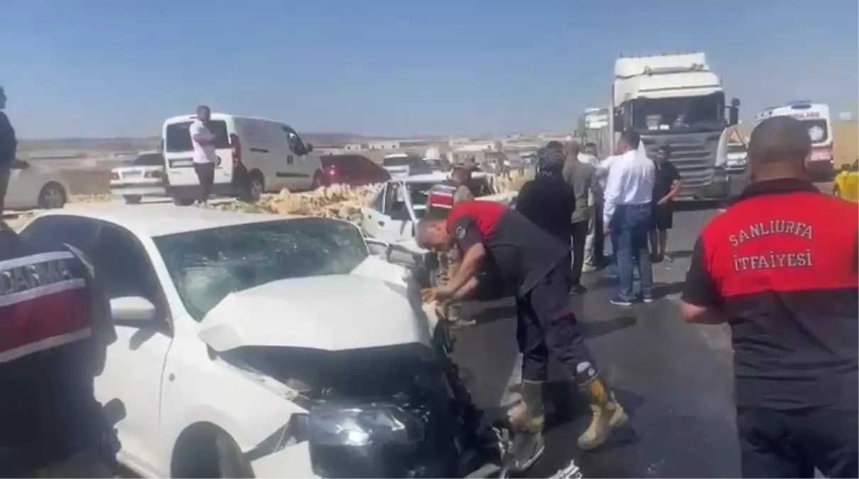 Suruç'ta Kafa Kafaya Kaza: 5 Yaralı