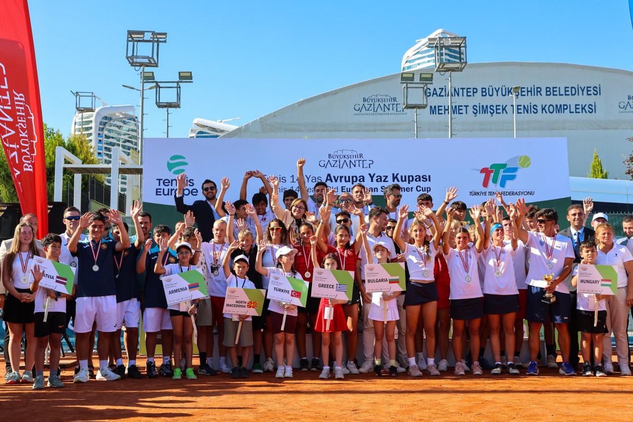 Uluslararası Tenis 14 Yaş Avrupa Yaz Kupası’nda birinci Türkiye oldu