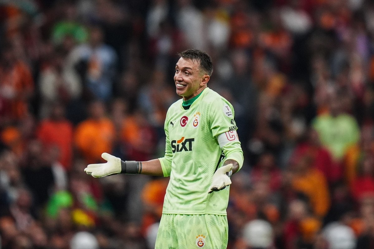 KALECİ MUSLERA'NIN 1 GOLÜ VAR