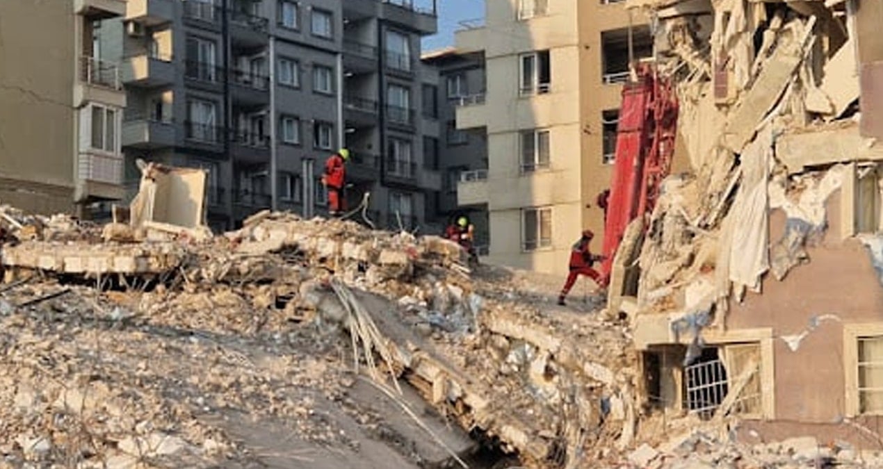 100 kişinin hayatını kaybettiği deprem davasının bilirkişi raporu 2.5 yıl sonra geldi