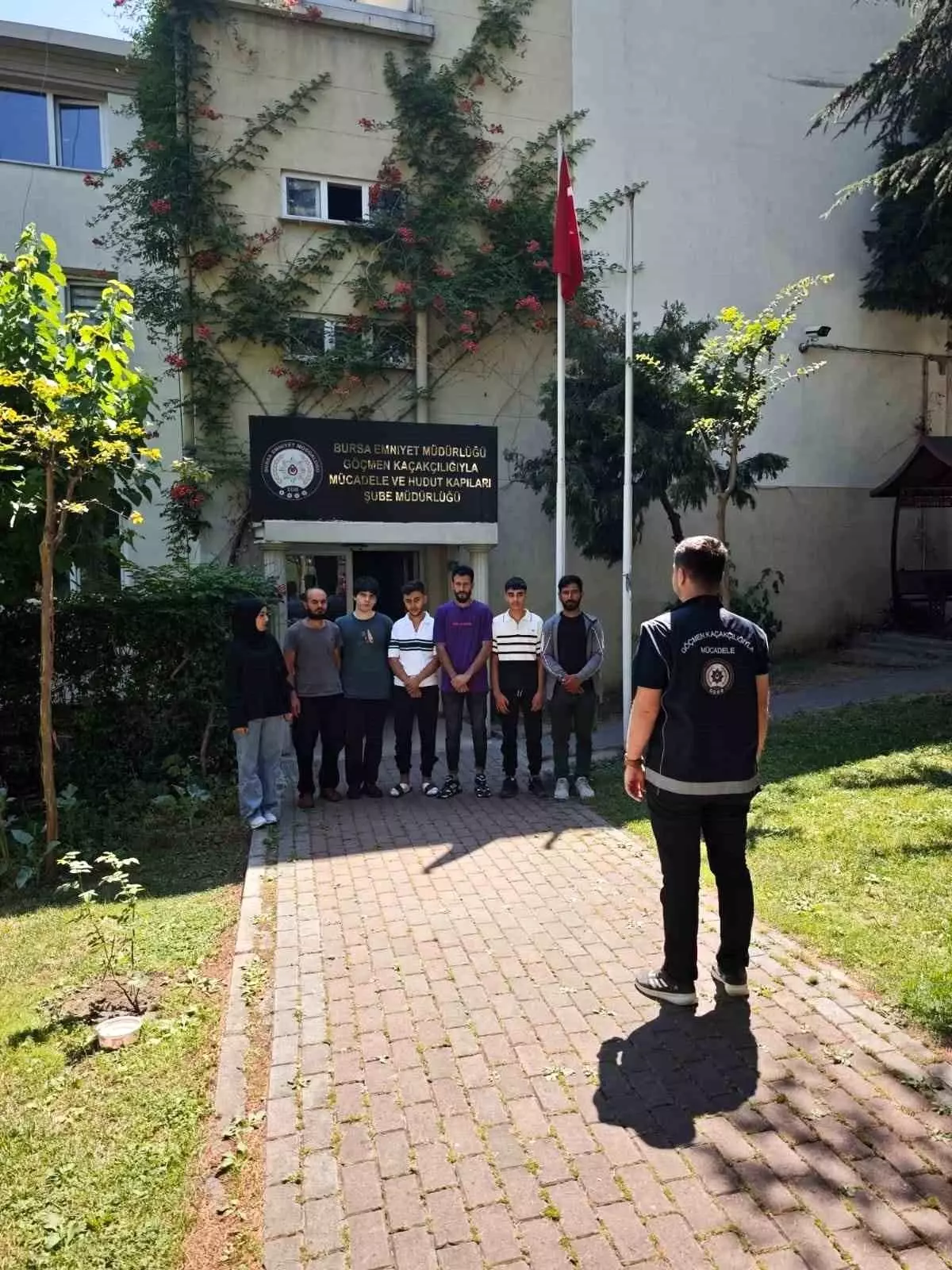 Bursa'da Yasa Dışı Göçmen Taşımacılığı Operasyonu