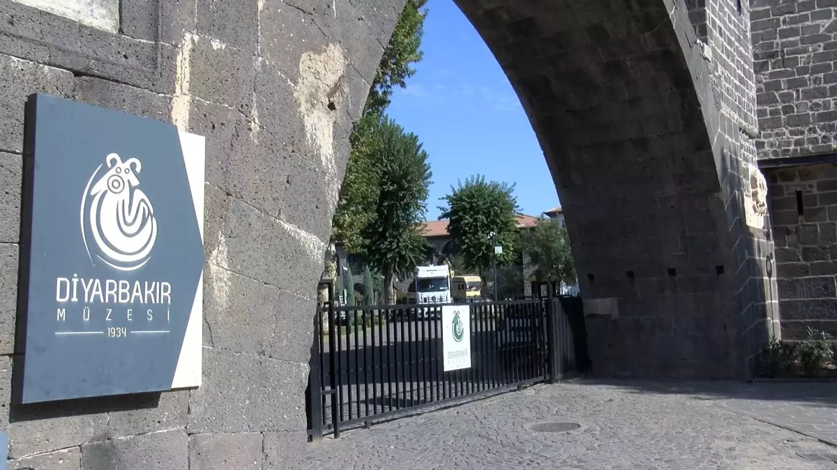 Diyarbakır'ın 12.500 Yıllık Ritüel Taş Plakası: Dünyanın İlk Logosunun Hikayesi