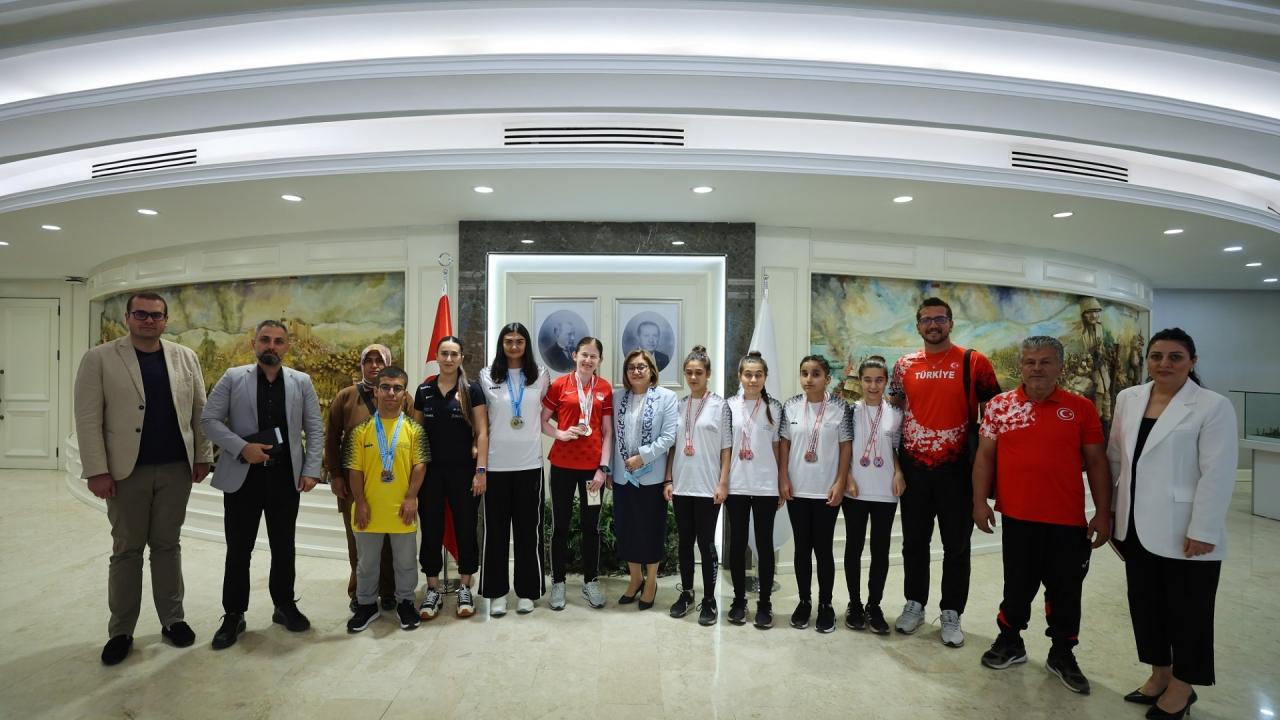 Gaziantep'in Başarılı Sporcuları Fatma Şahin ile Buluştu