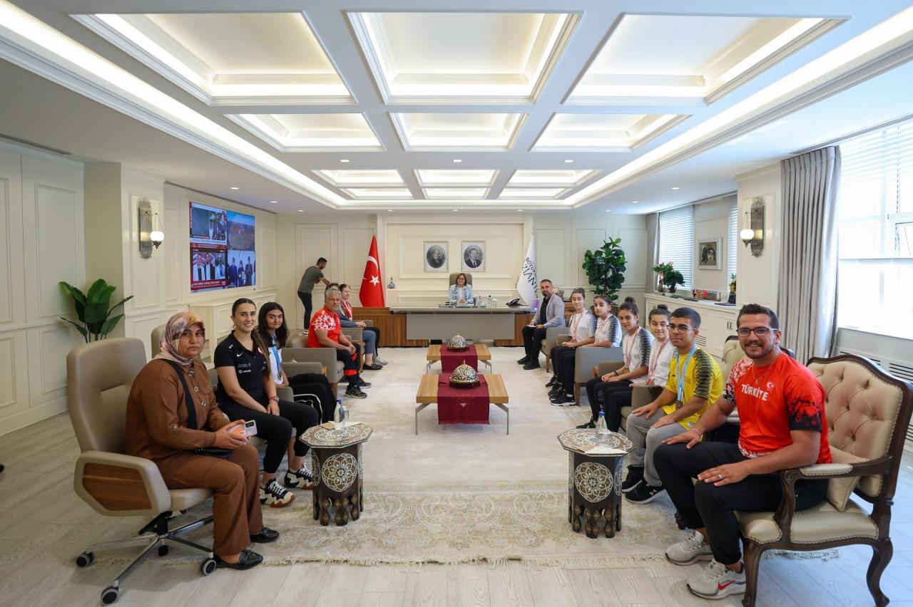 Gaziantep'in Başarılı Sporcuları Fatma Şahin ile Buluştu