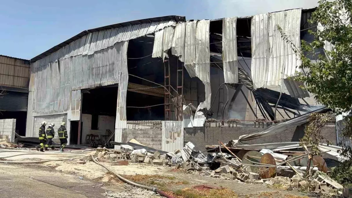 Gaziantep'te Halı Fabrikasında Yangın Çıktı