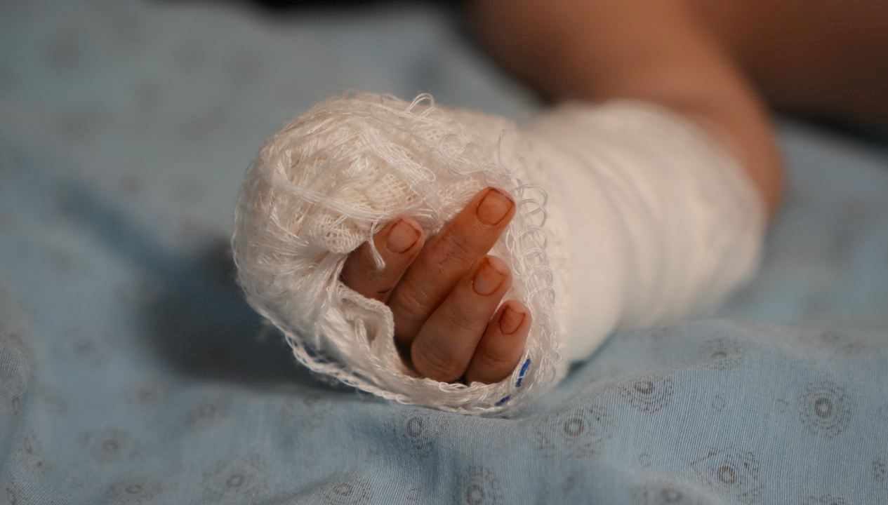 Hastanede Hemşire Hatası: 3 Aylık Bebeğin Parmak Kesilmesi