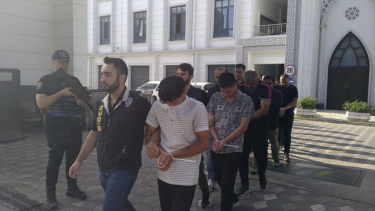 Kocaeli Merkezli Dolandırıcılık Operasyonu: 38 Gözaltı