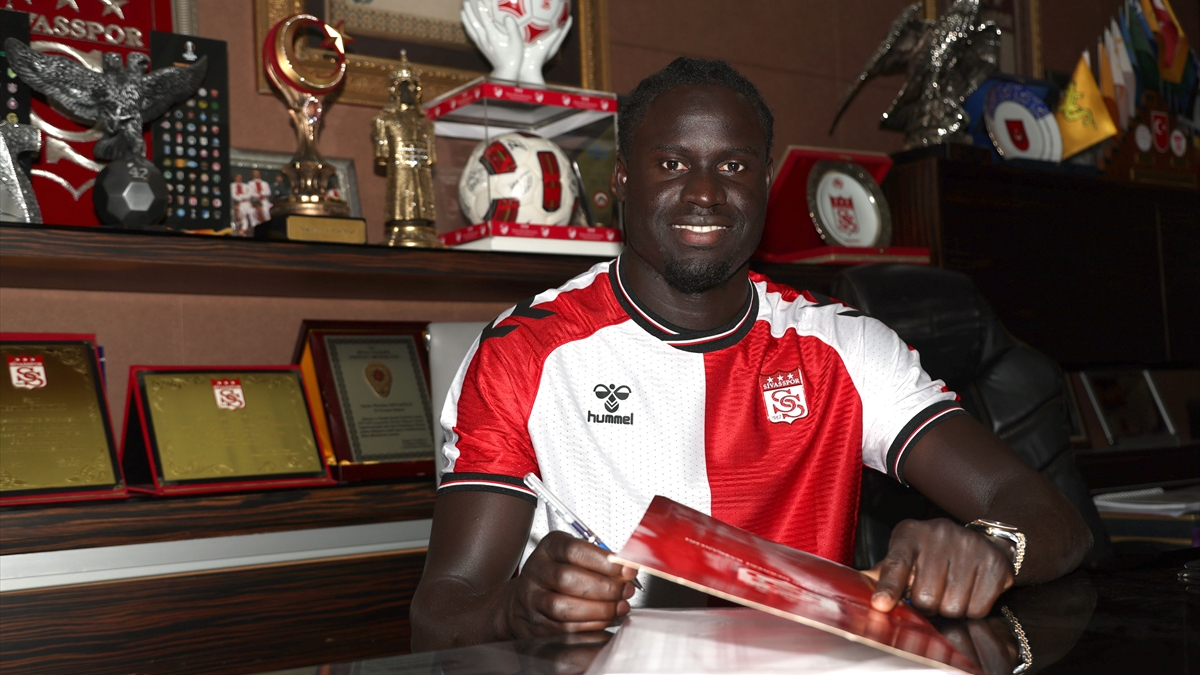 Sivasspor, Aliou Badji'yi Transfer Etti