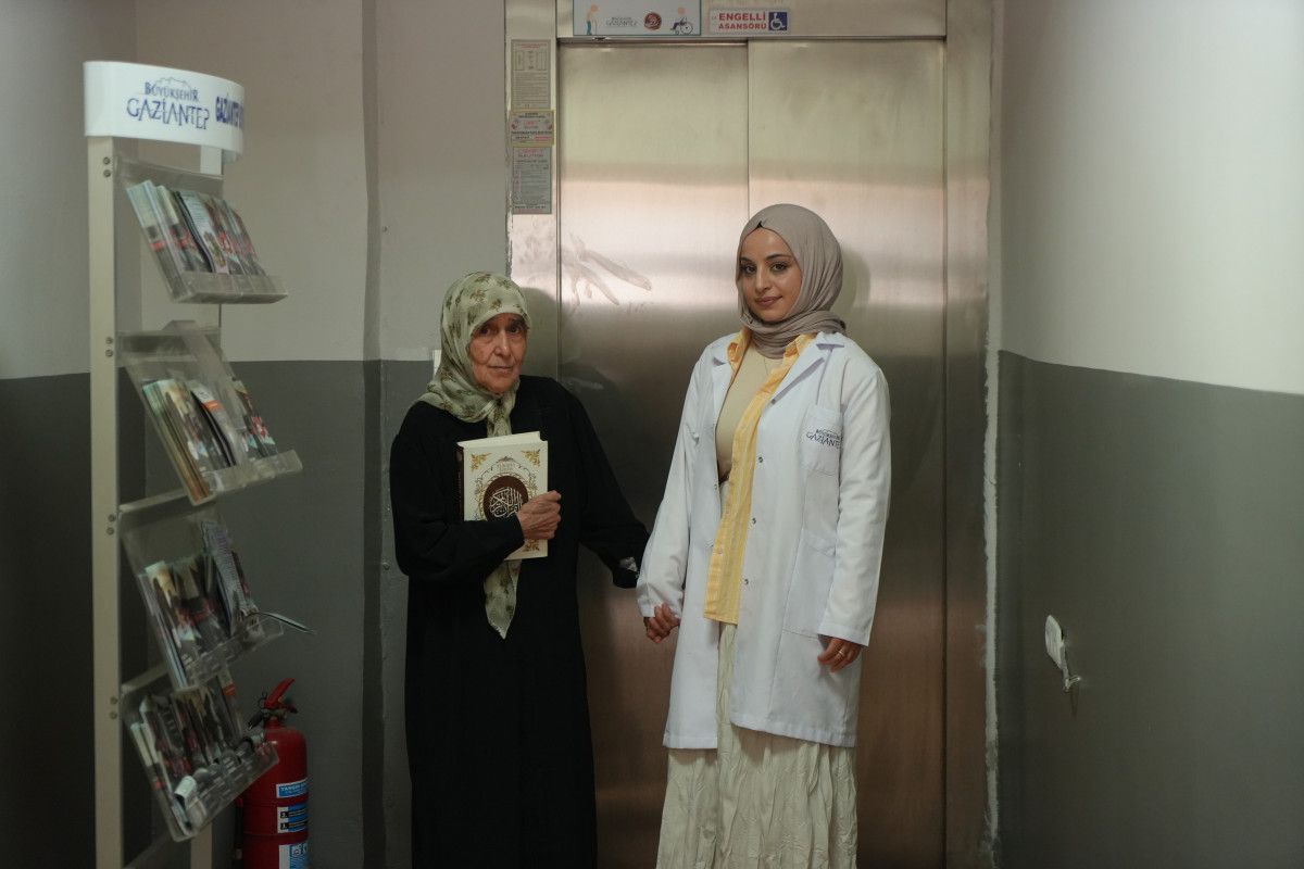 87 Yaşında Gaziantep'te Kur'an-ı Kerim Okumayı Başaran Fadile Tılfarlıgil'in İlham Veren Hikayesi