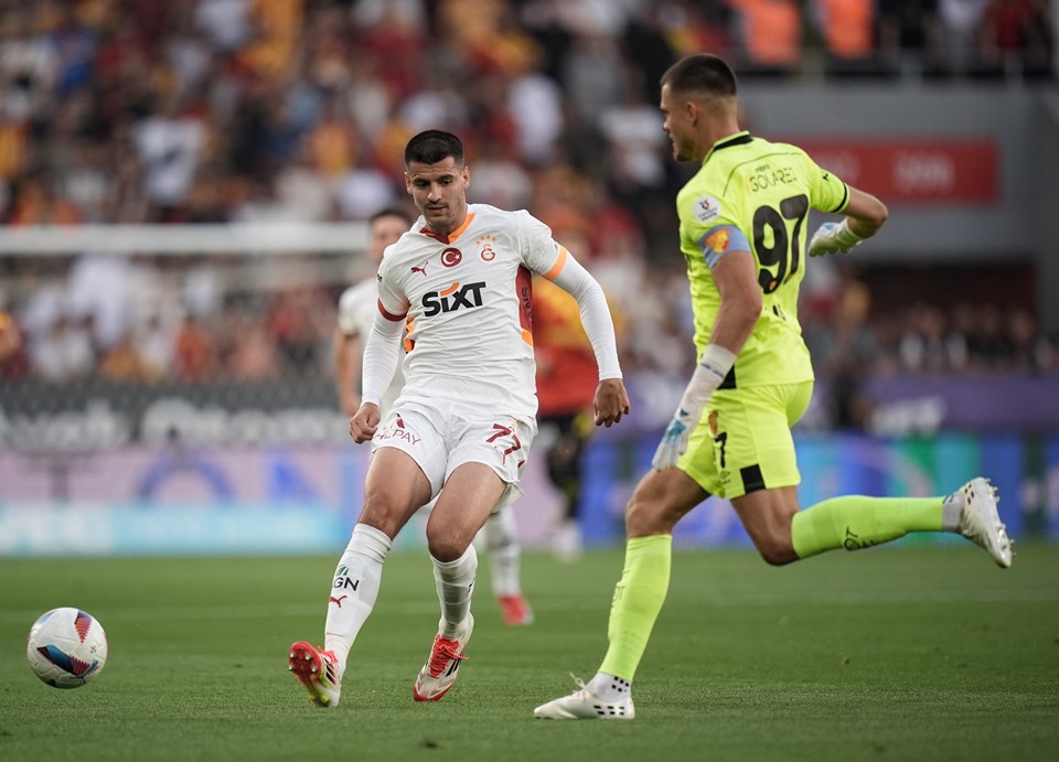 Alvaro Morata'nın Galatasaray'dan Veda Mesajı ve Yönetim Eleştirisi