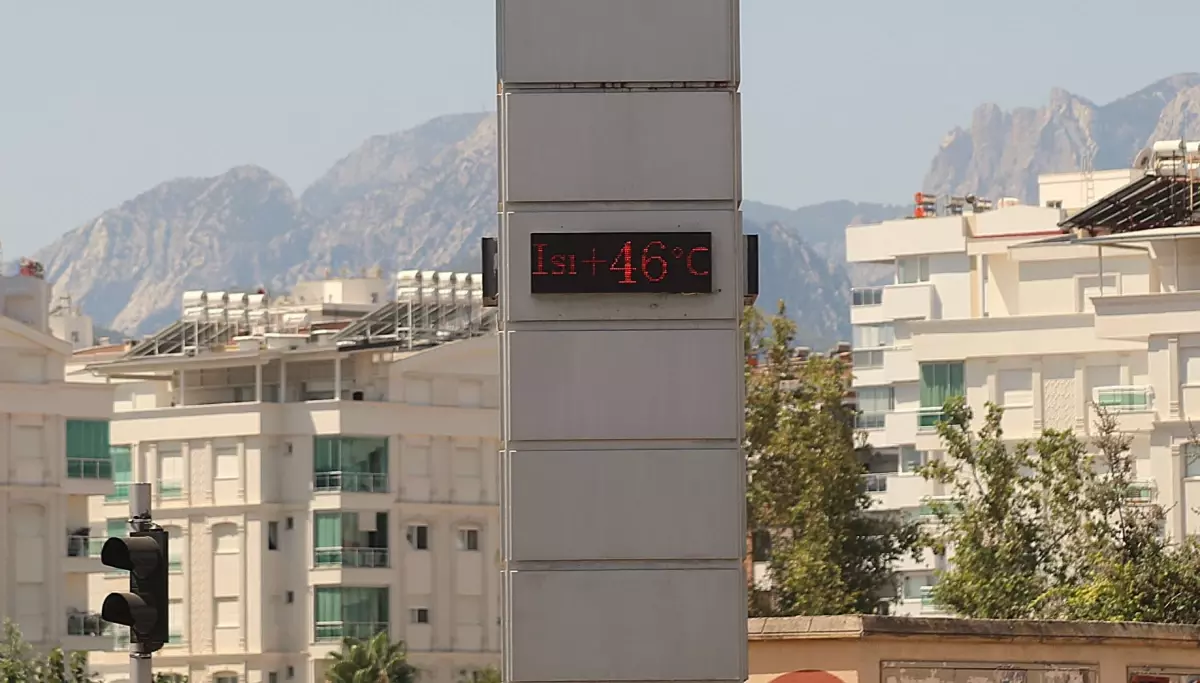 Antalya'da Hava Sıcaklığı Rekoru: 46,6 Derece