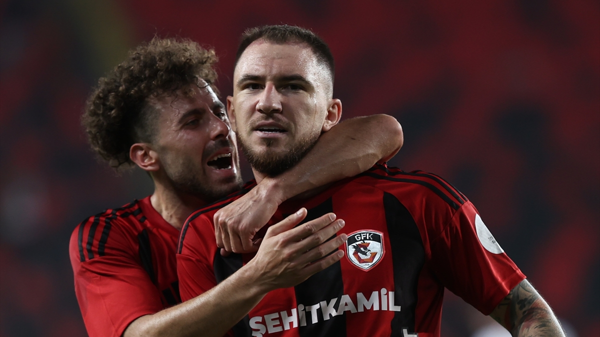 Burak Yılmaz Yönetiminde Gaziantep FK, Gençlerbirliği'ni Son Dakikada 2-1 Yendi