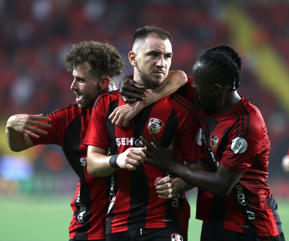 Burak Yılmaz Yönetiminde Gaziantep FK, Gençlerbirliği'ni Son Dakikada 2-1 Yendi