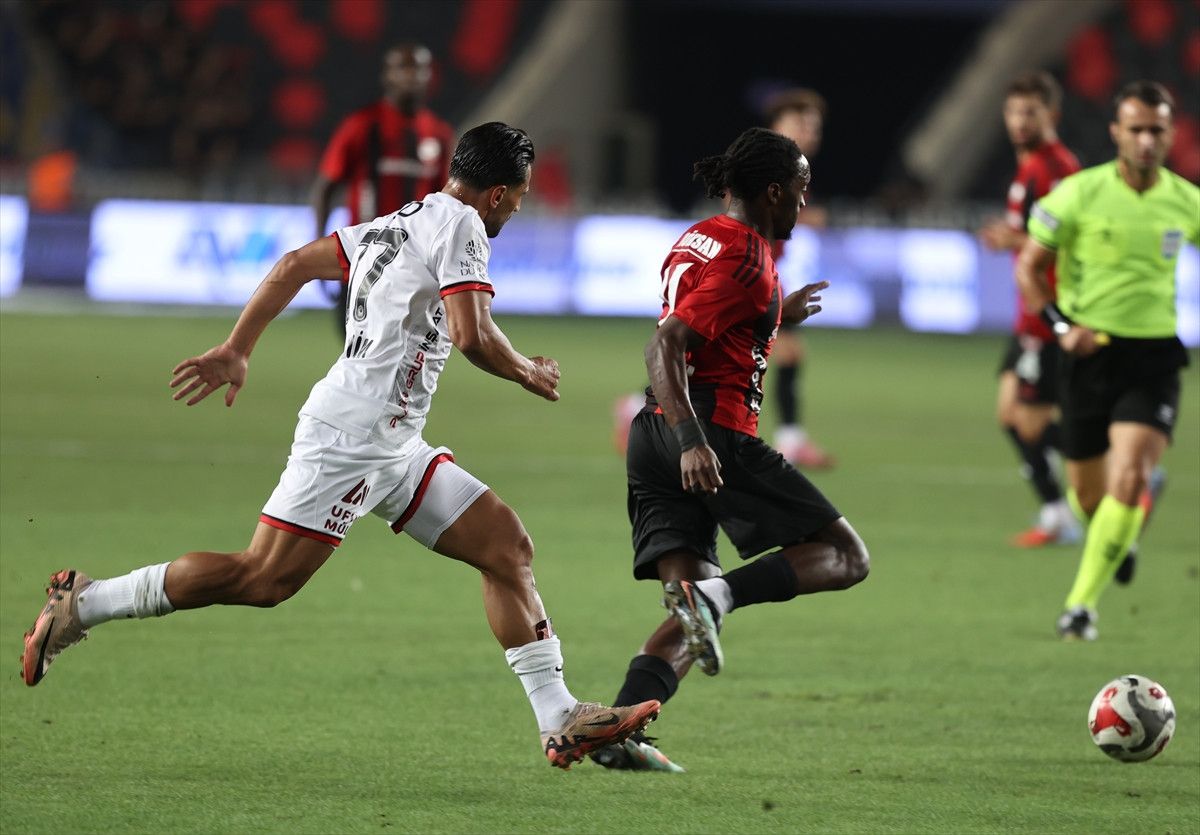 Burak Yılmaz Yönetiminde Gaziantep FK, Gençlerbirliği'ni Son Dakikada 2-1 Yendi