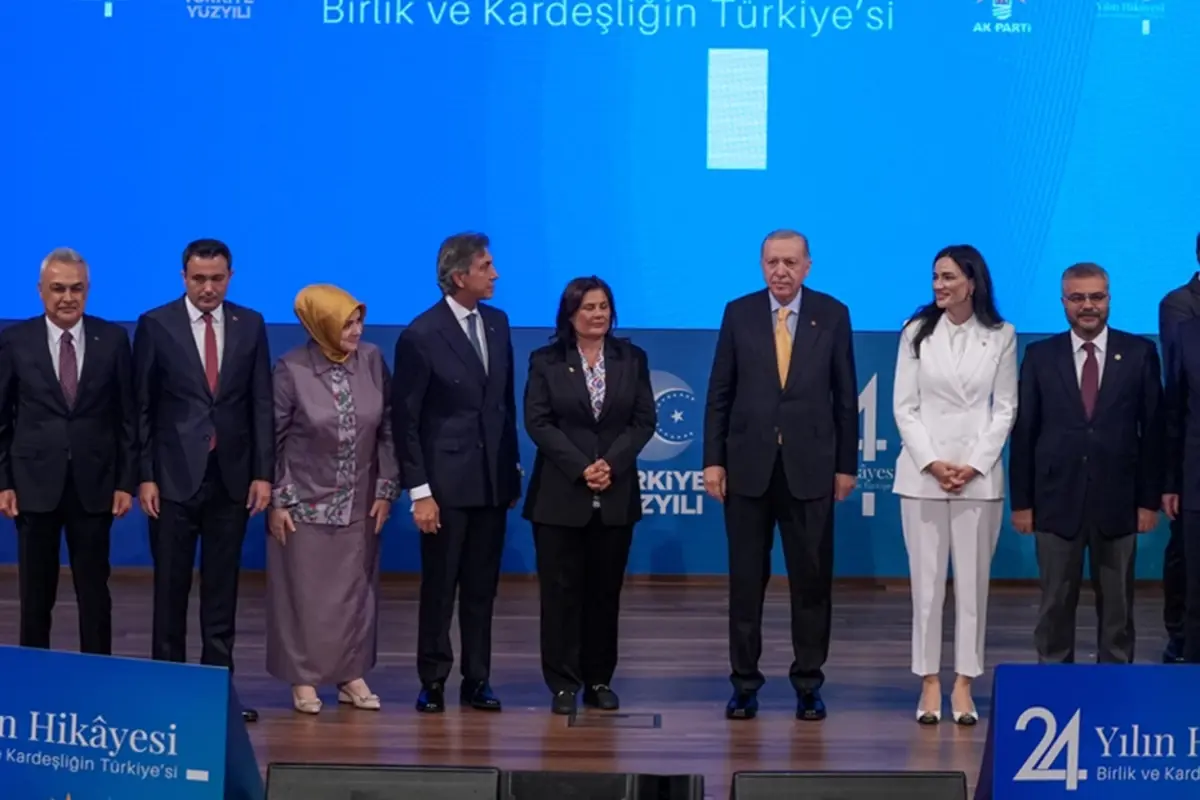 CHP'den AK Parti'ye Geçişler: Özlem Çerçioğlu ve Diğerleri
