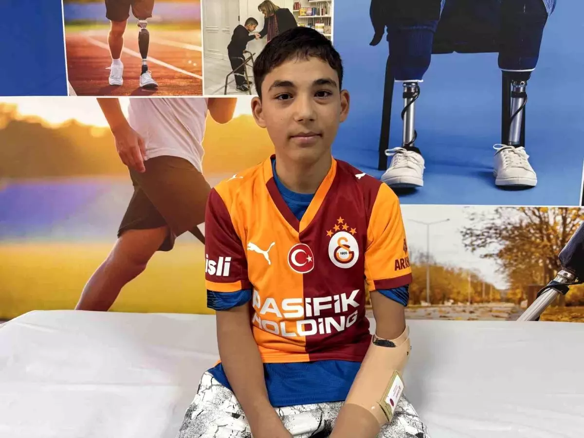 Doğuştan Kolu Olmayan Mehmet Efe, Protez Kolu ile Hayaline Kavuştu