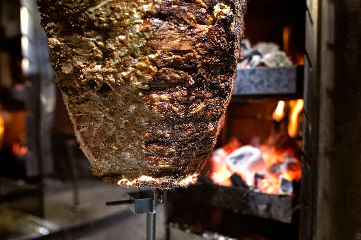 Dünyanın En Tanınan Türk Lezzetleri: Kebaplar ve Tatlılar