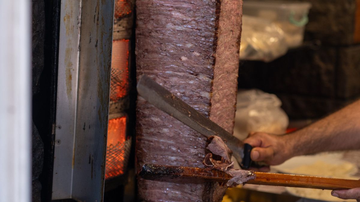 Dünyanın En Tanınan Türk Lezzetleri: Kebaplar ve Tatlılar