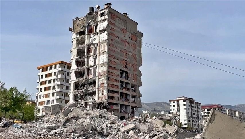 Ebrar Sitesi Güvenç Apartmanı İnşaat İhmaline İlişkin Belediye Personeline Yargı Süreci Başladı