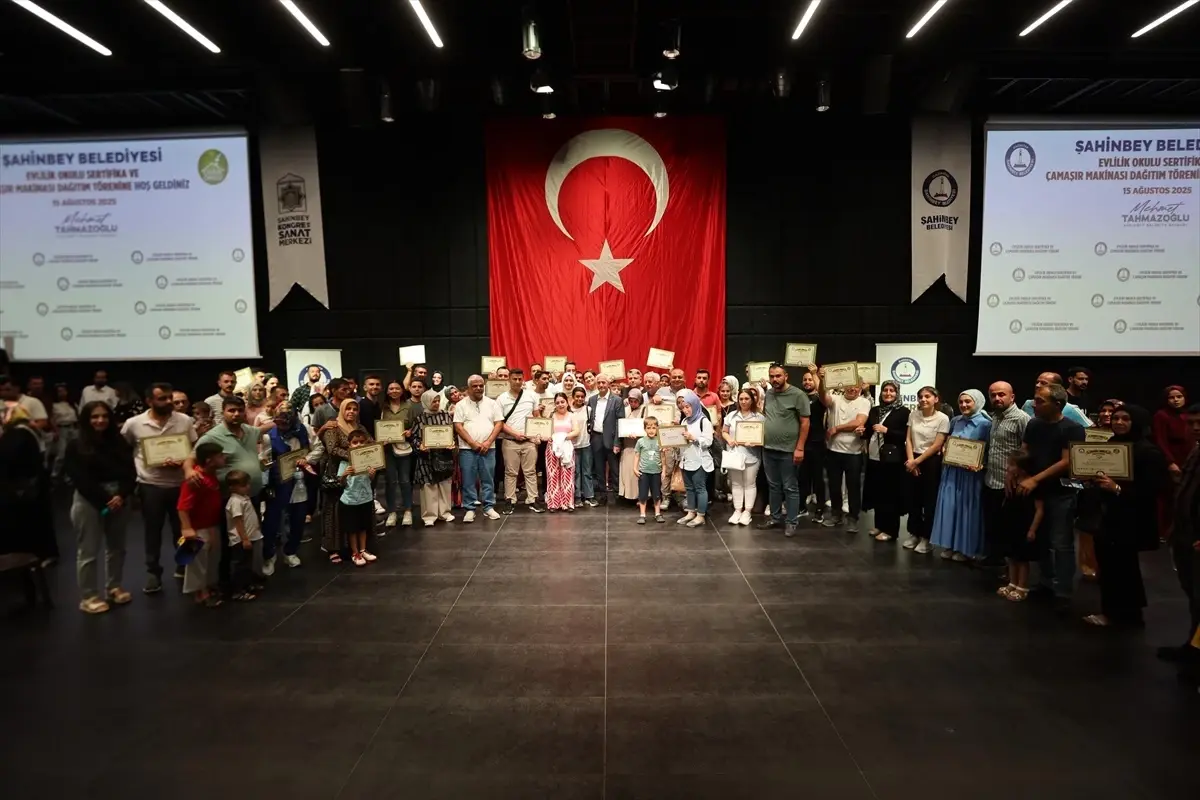 Evlilik Okulu Projesi Mezunları Sertifikalarını Aldı