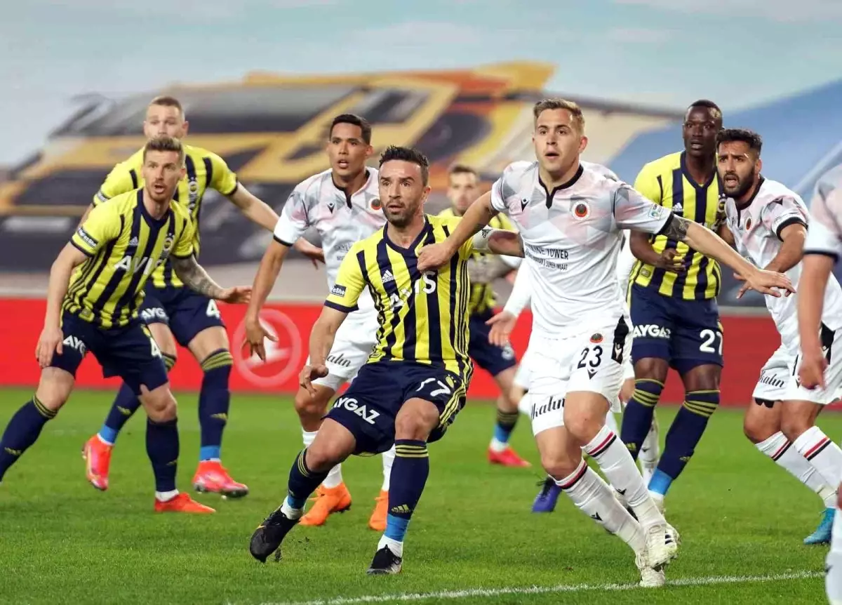 Fenerbahçe ile Gençlerbirliği Süper Lig'de 95. Randevuda Karşılaşacak