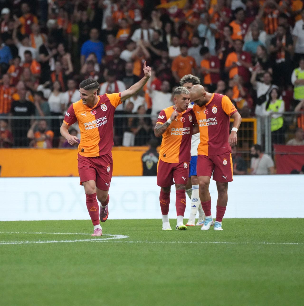 Galatasaray, Fatih Karagümrük ile Karşılaşıyor: Osimhen ve Icardi'nin Durumu Belirsiz