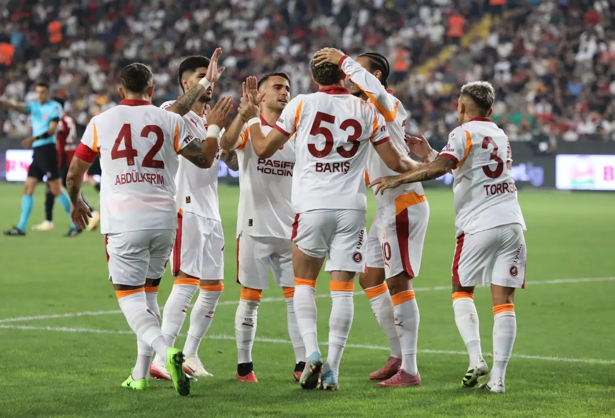 Galatasaray, Gaziantep FK'yi 3-0 Mağlup Ederek Sezona Galibiyetle Başladı