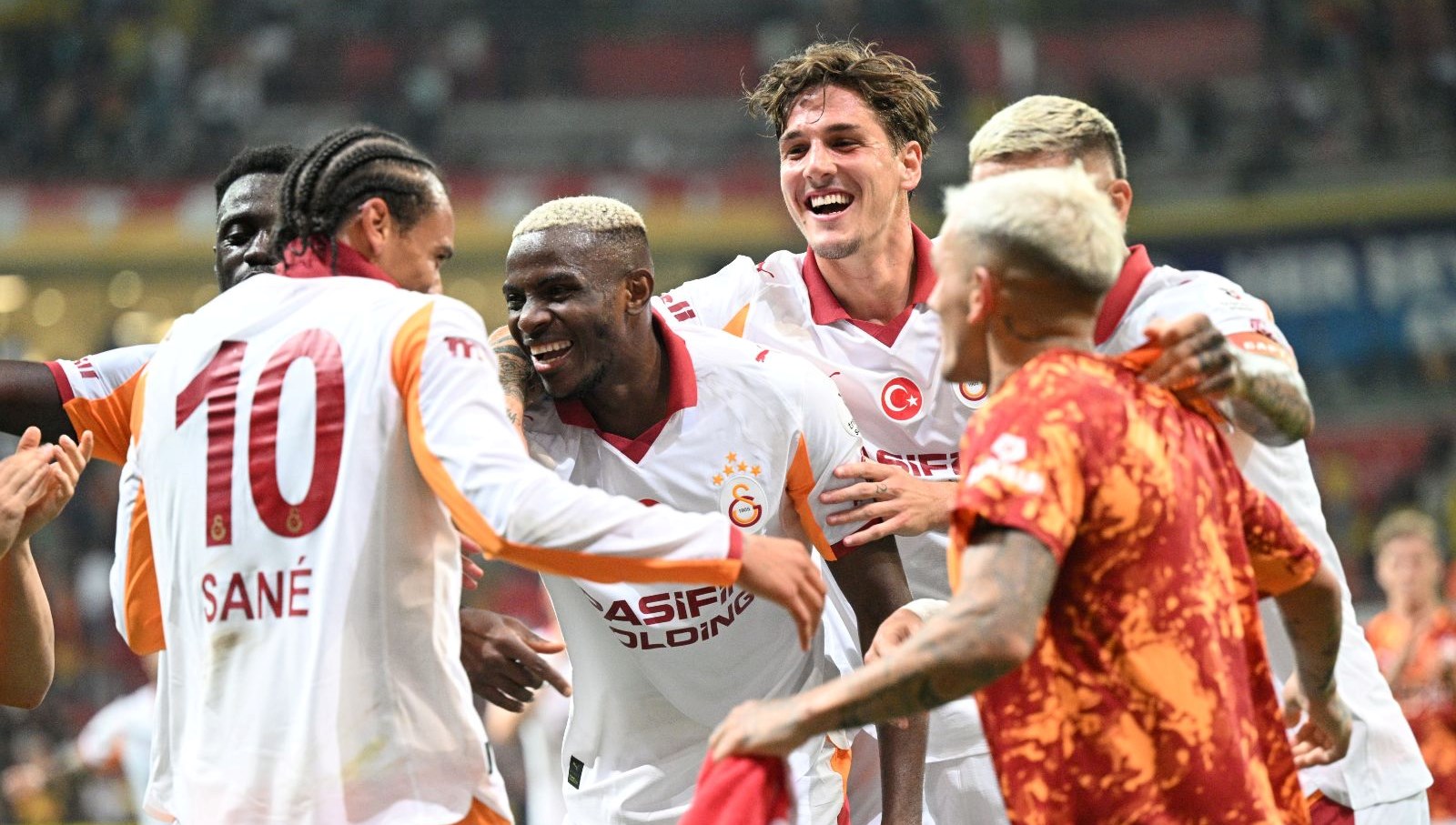 Galatasaray'ın 4 Gollü Zaferi ve Tarihe Geçen İlkler - Kayserispor Maçı Özeti