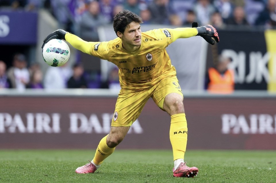 Galatasaray'ın Yeni Kaleci Adayı Senne Lammens, Manchester United Yolunda