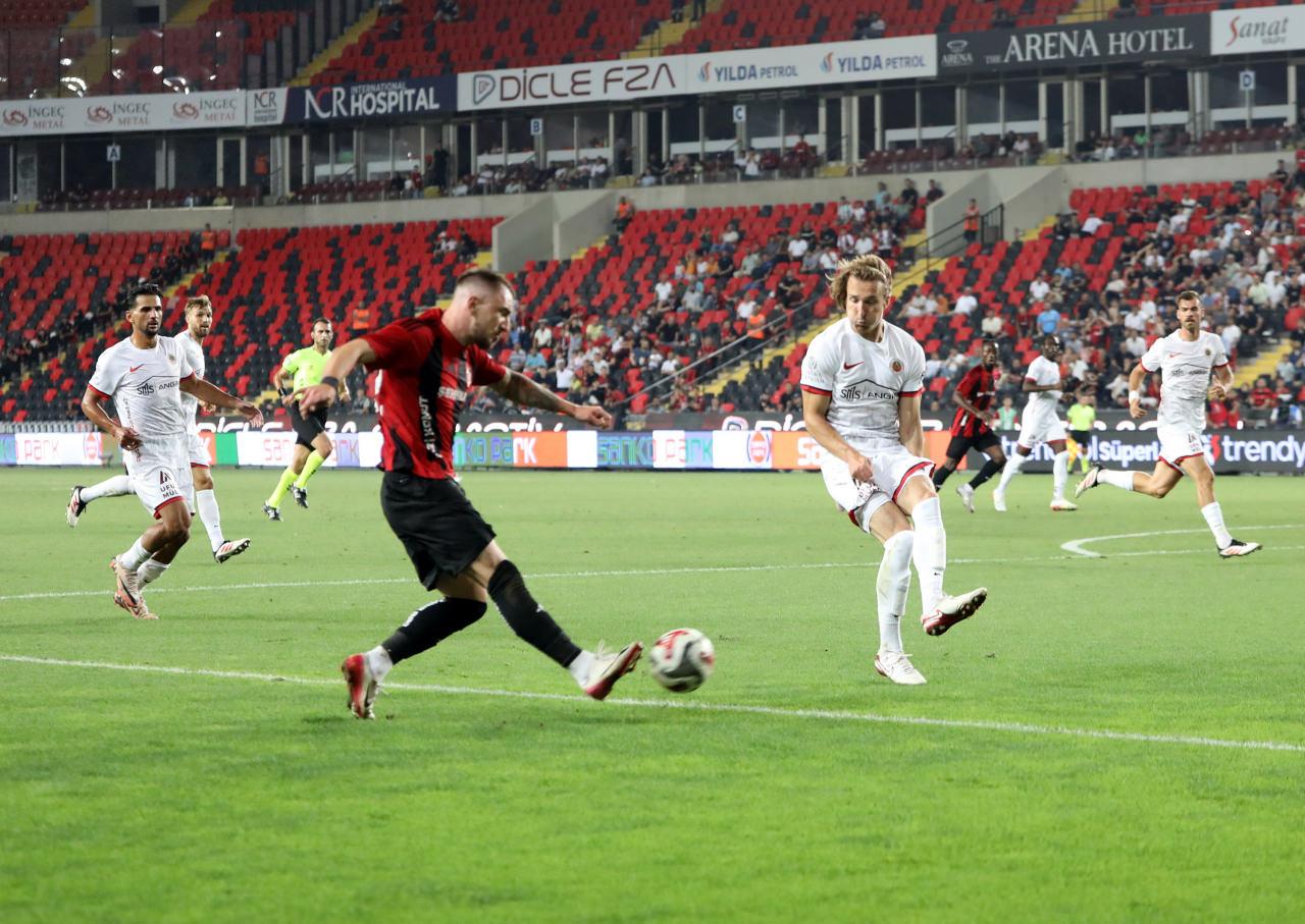 Gaziantep FK, 90+5'te Attığı Golle Gençlerbirliği'ni 2-1 Mağlup Etti