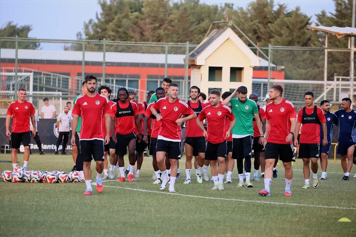 Gaziantep FK Kaptanı Maxim: Konyaspor Maçında İlk Galibiyet İstiyoruz