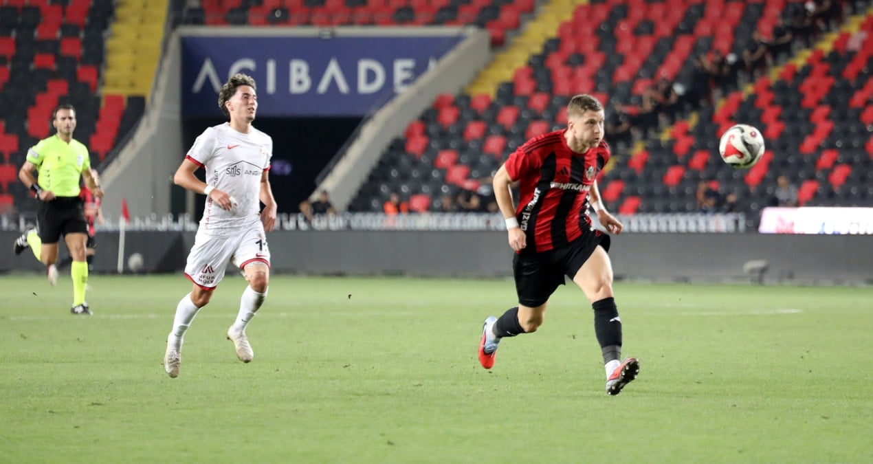 Gaziantep FK, Son Dakikada Penaltı Golüyle Gençlerbirliği'ni 2-1 Yendi