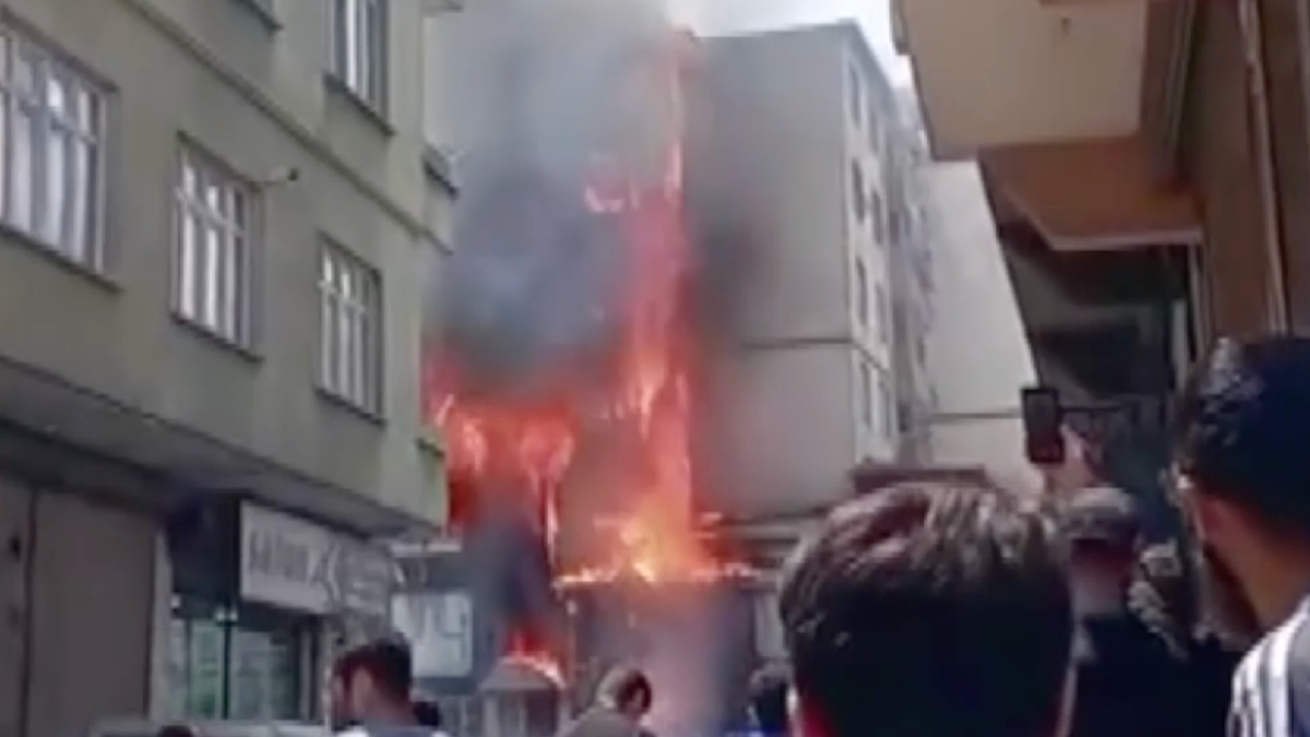 Gaziantep'te 5 Katlı Binada Yangın: 23 Kişi Dumandan Etkilendi