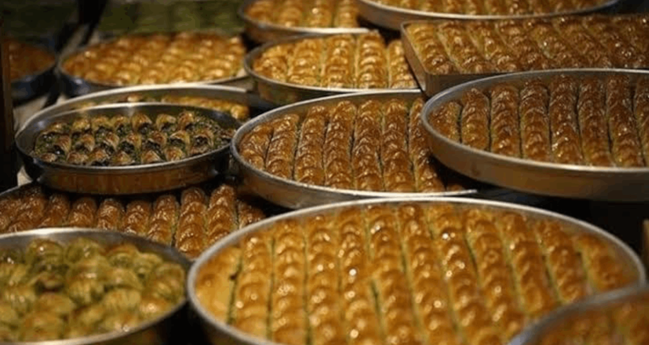 Gaziantep'te AKP'li Belediyelerin Baklava Harcamaları Tepki Çekti