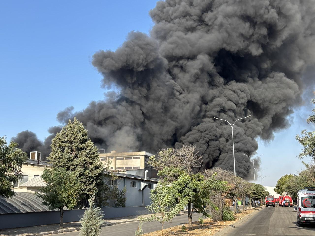 Gaziantep'te Geri Dönüşüm Tesisinde Büyük Yangın