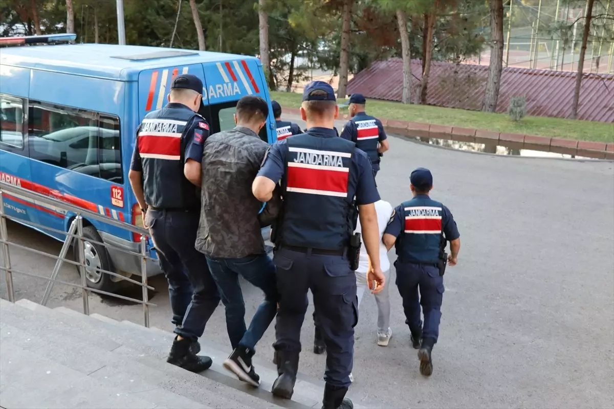 Gaziantep'te Göçmen Kaçakçılığı Operasyonu: 4 Gözaltı, 1 Tutuklama