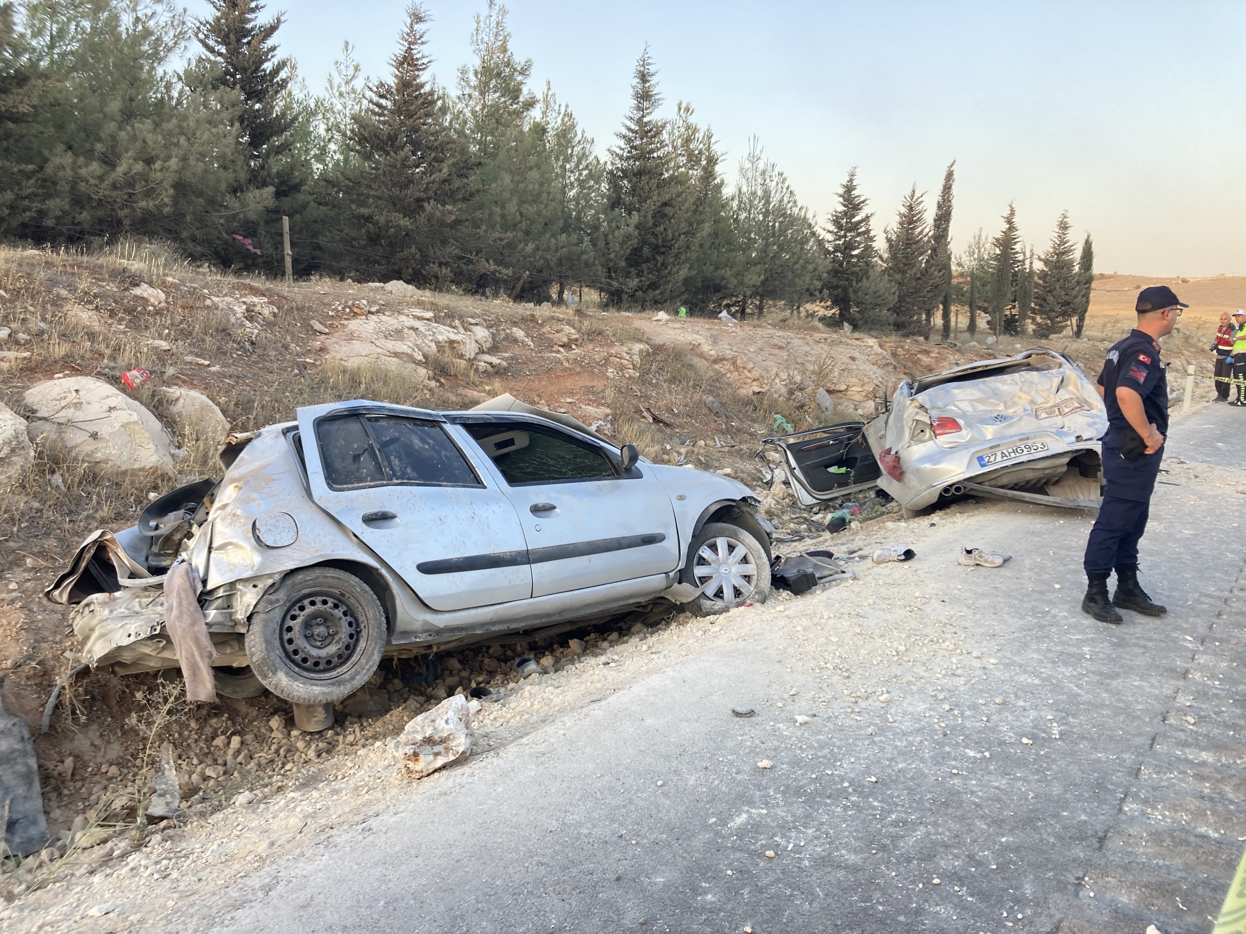Gaziantep'te İki Otomobil Çarpıştı: 3 Ölü, 3 Yaralı