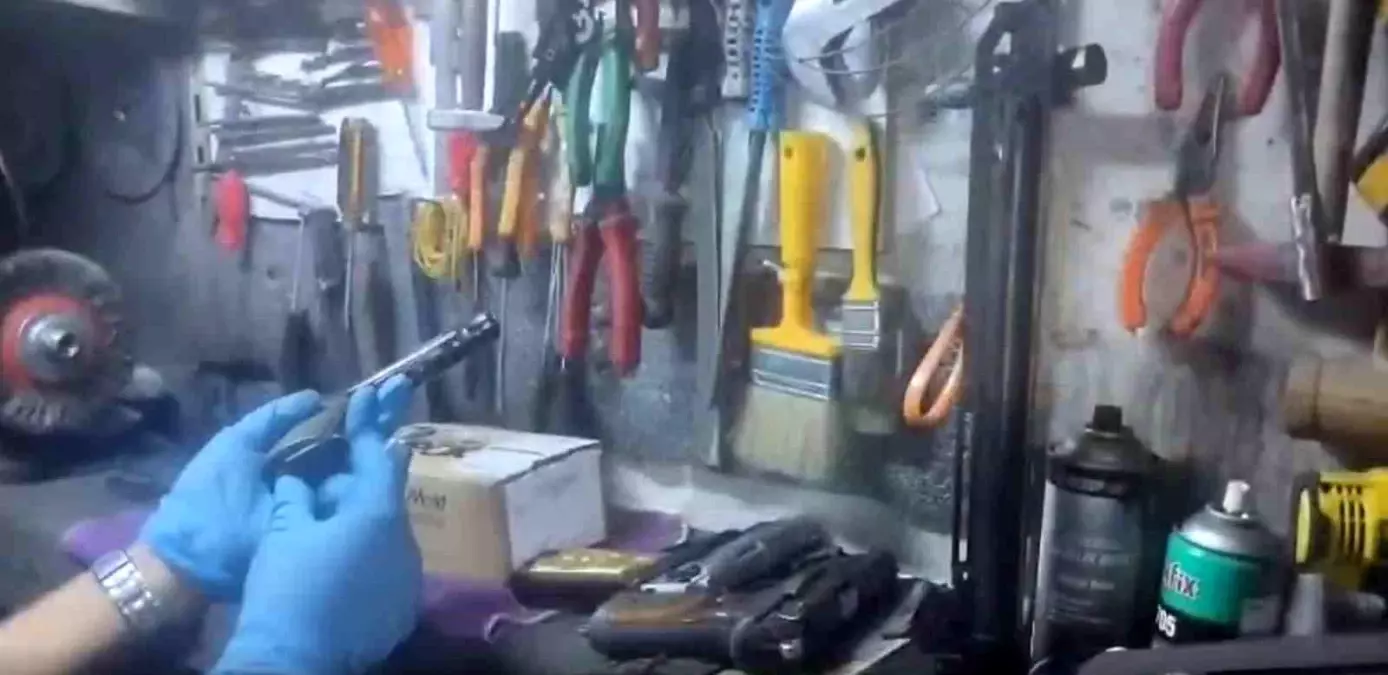 Gaziantep'te Kaçakçılık Operasyonu: Silah ve Mühimmat Ele Geçirildi