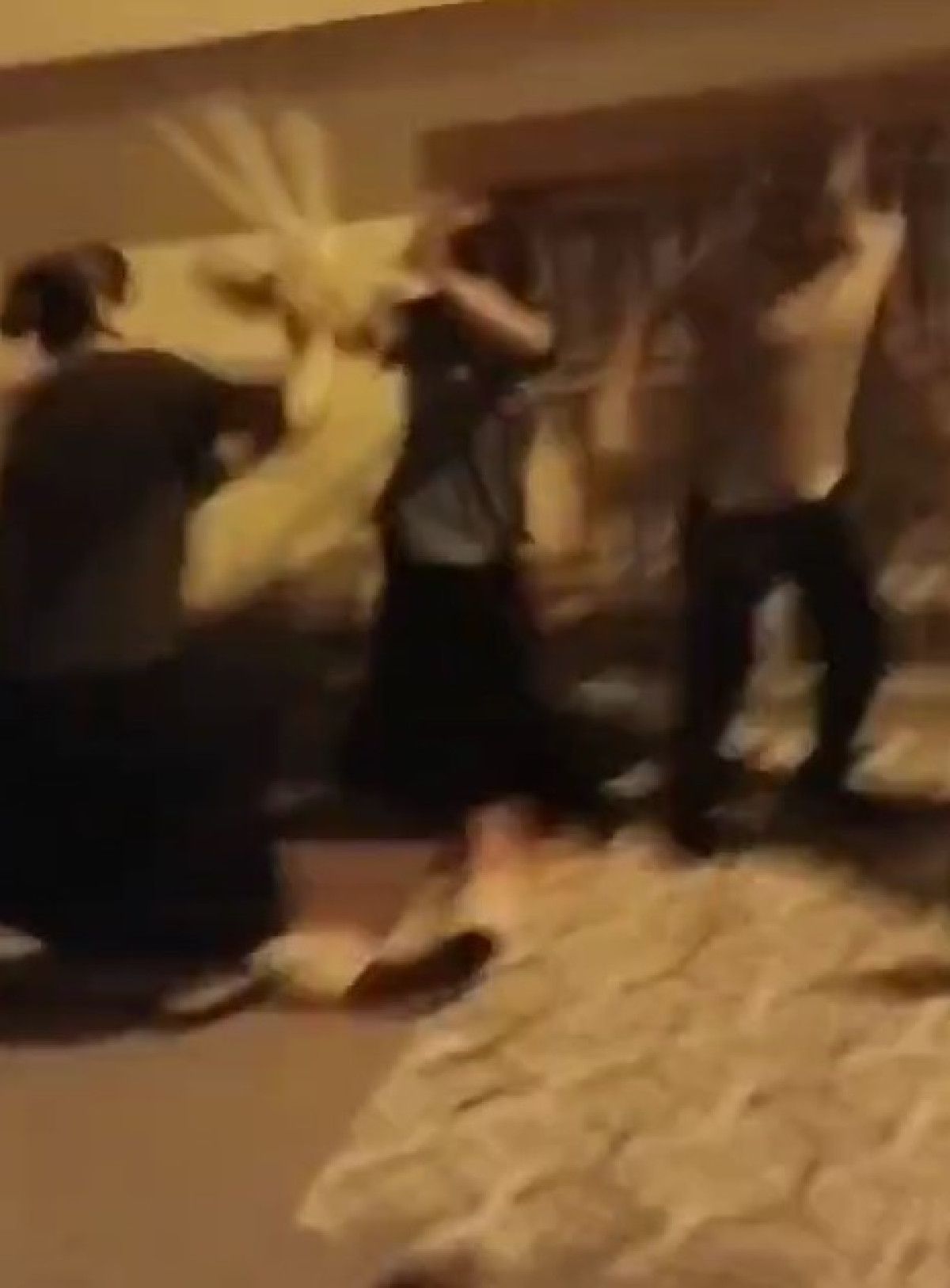 Gaziantep'te Kadınların Saldırısı: Sokakta Darp Edilen Kadın