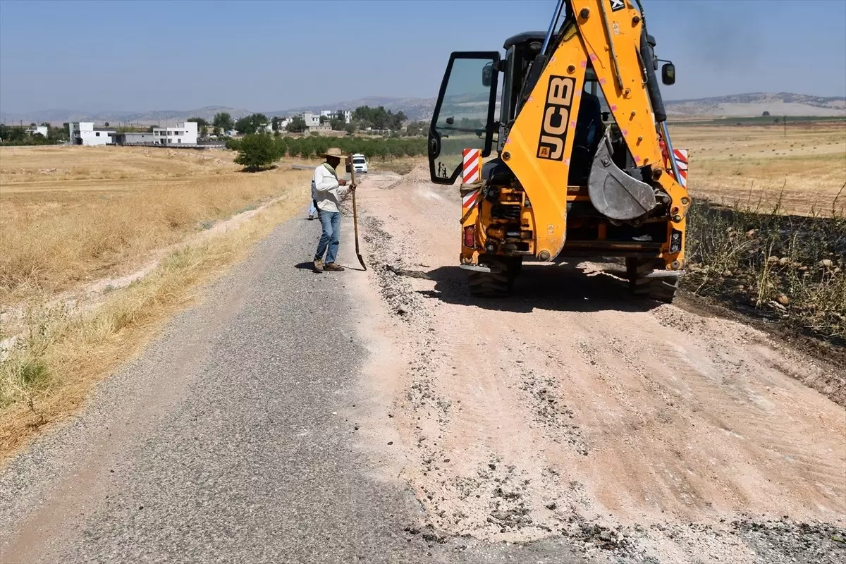 Gaziantep'te Kırsal Mahallelerde Yol Bakım ve Onarım Çalışmaları
