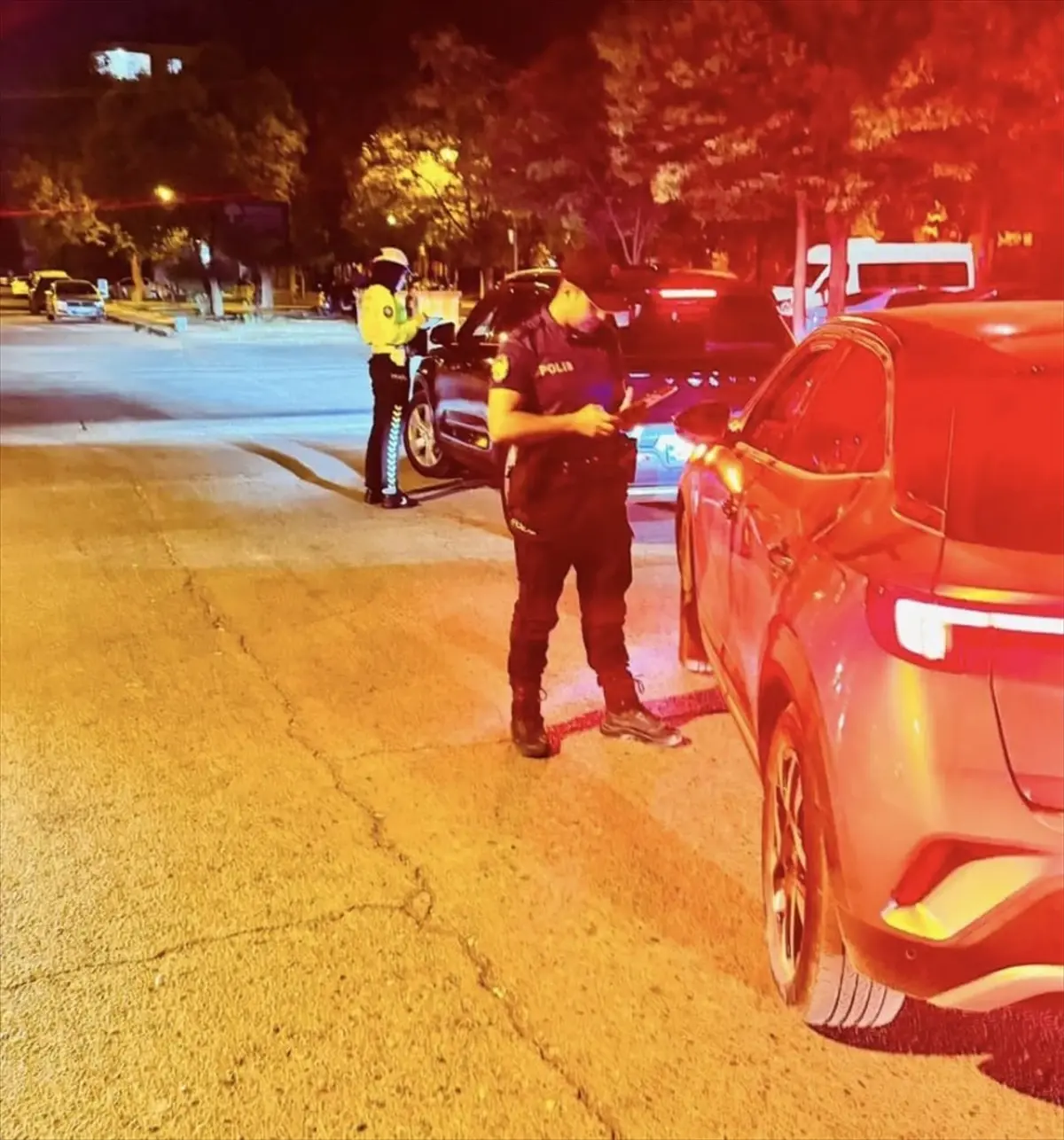 Gaziantep'te Polis Operasyonunda 13 Aranan Şahıs Yakalandı