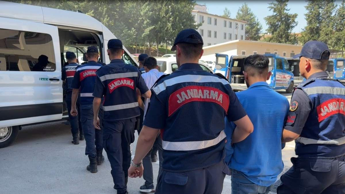 Gaziantep'te Siber Dolandırıcılık Operasyonu: 5 Tutuklama