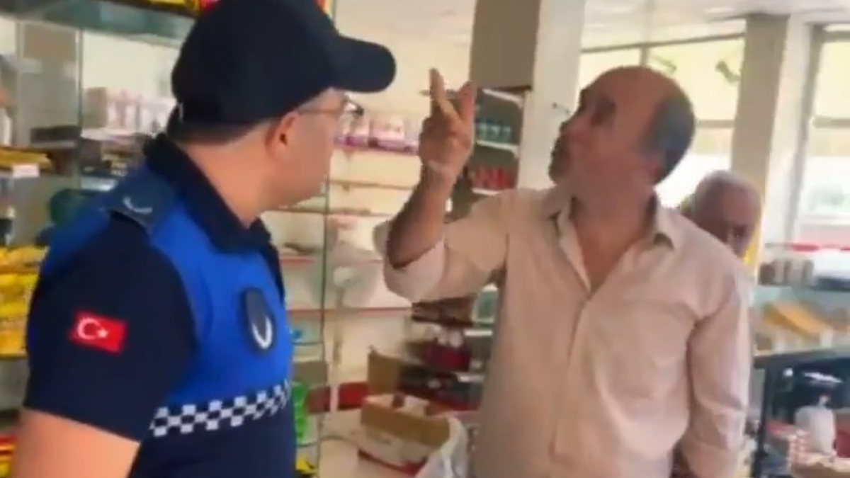 Gaziantep'te Tarihi Geçmiş Ürün Satan Market Sahibi Zabıtalara Saldırdı