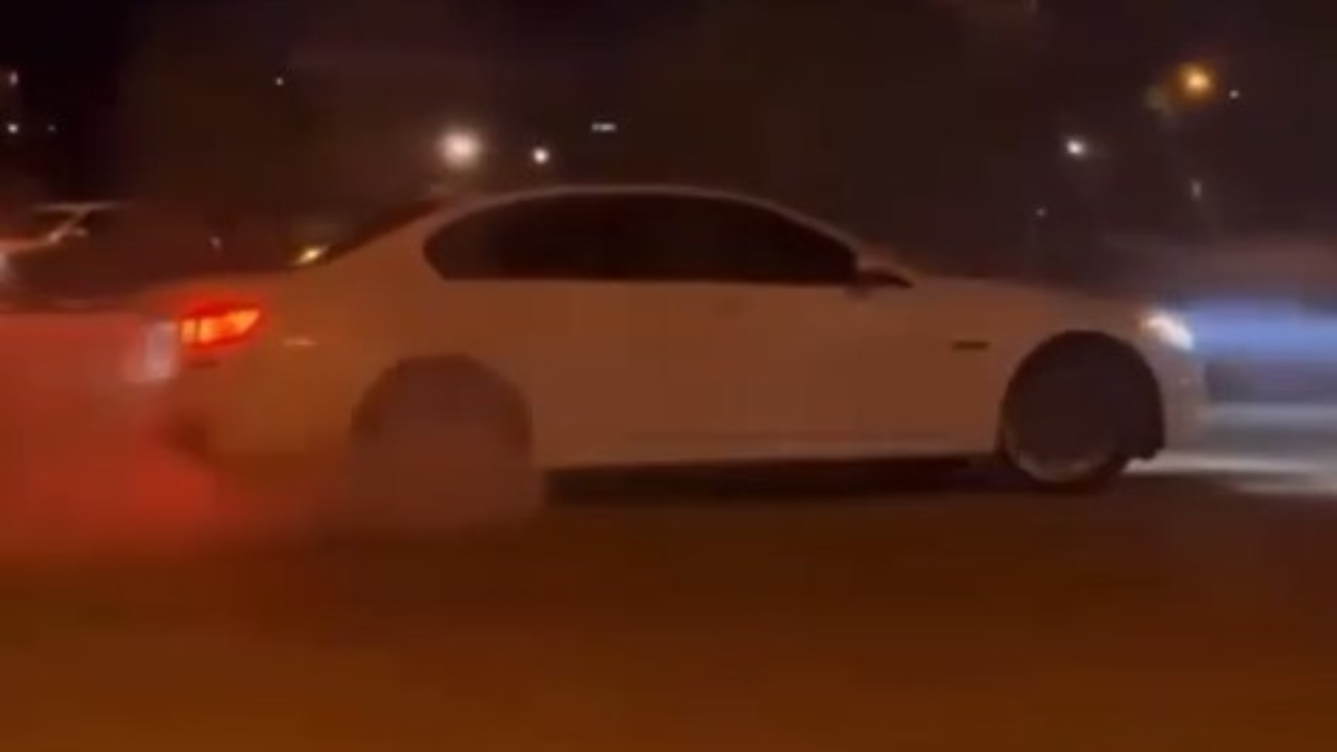 Gaziantep'te Trafik Güvenliği Tehlikeye Sokuldu: Araç ve Yaya Trafiğine Açık Caddede Drift Yapan Sürücüye Ağır Ceza