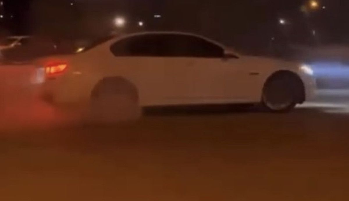 Gaziantep'te Trafik Güvenliği Tehlikeye Sokuldu: Araç ve Yaya Trafiğine Açık Caddede Drift Yapan Sürücüye Ağır Ceza