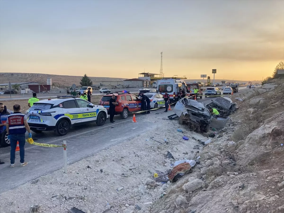 Gaziantep'te Trafik Kazası: 3 Ölü, 3 Yaralı