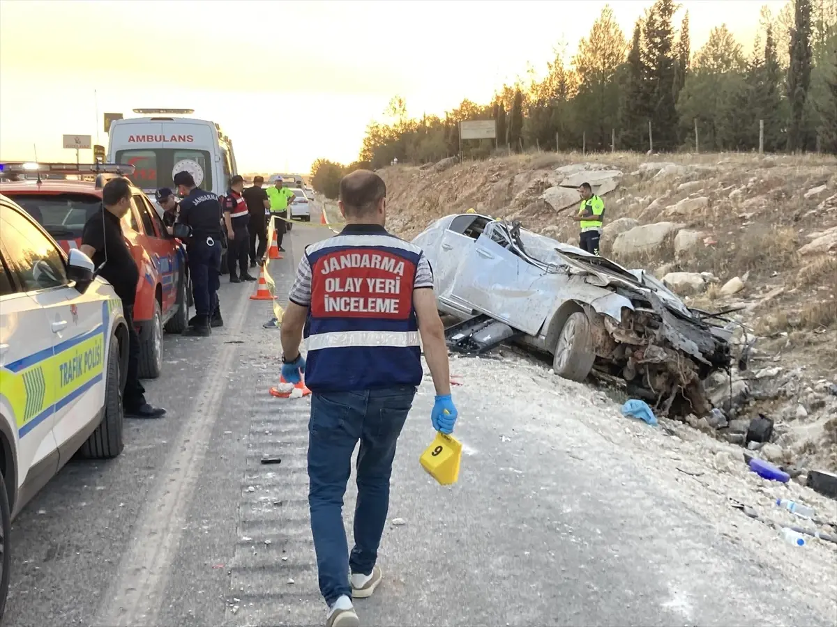 Gaziantep'te Trafik Kazasında 3 Kişi Hayatını Kaybetti