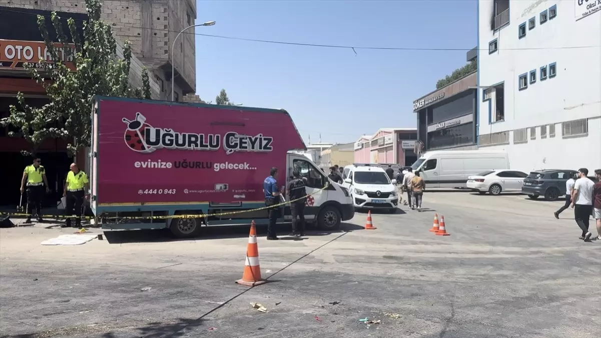 Kamyonet Çocuk Yaşama Veda Etti