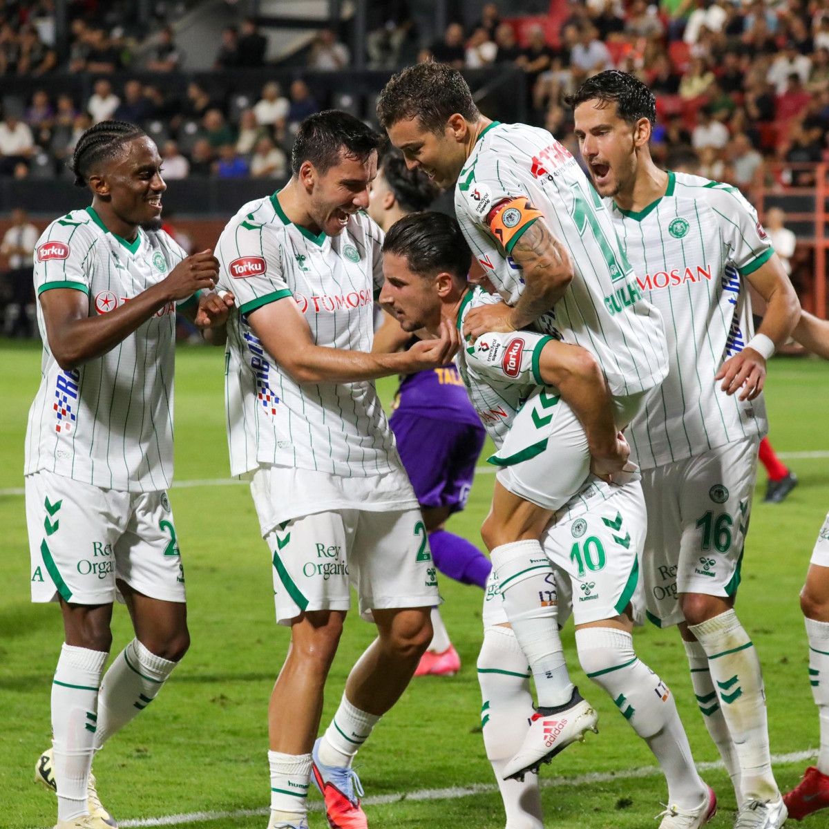 Konyaspor, Eyüpspor'u 4-1 Mağlup Ederek Sezona Galibiyetle Başladı