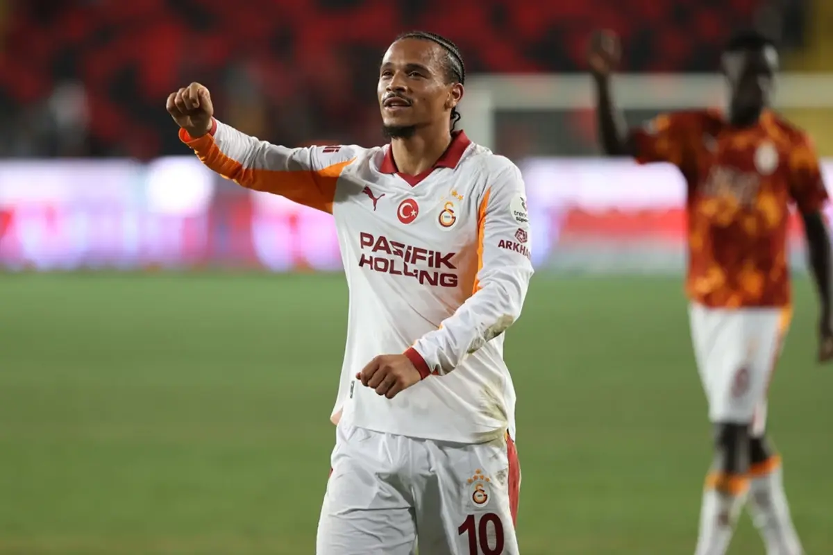 Leroy Sane, Gaziantep Stadyumu'nun Zemini Hakkında Şikayetçi Oldu